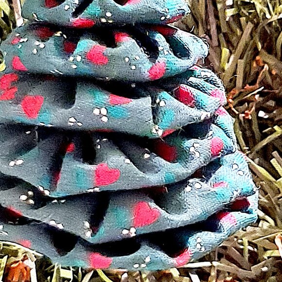 Set of 6 Handmade Green & Red Fabric “Yo-yo Scrunchie” Christmas Tree Ornament - Picture 6 of 6